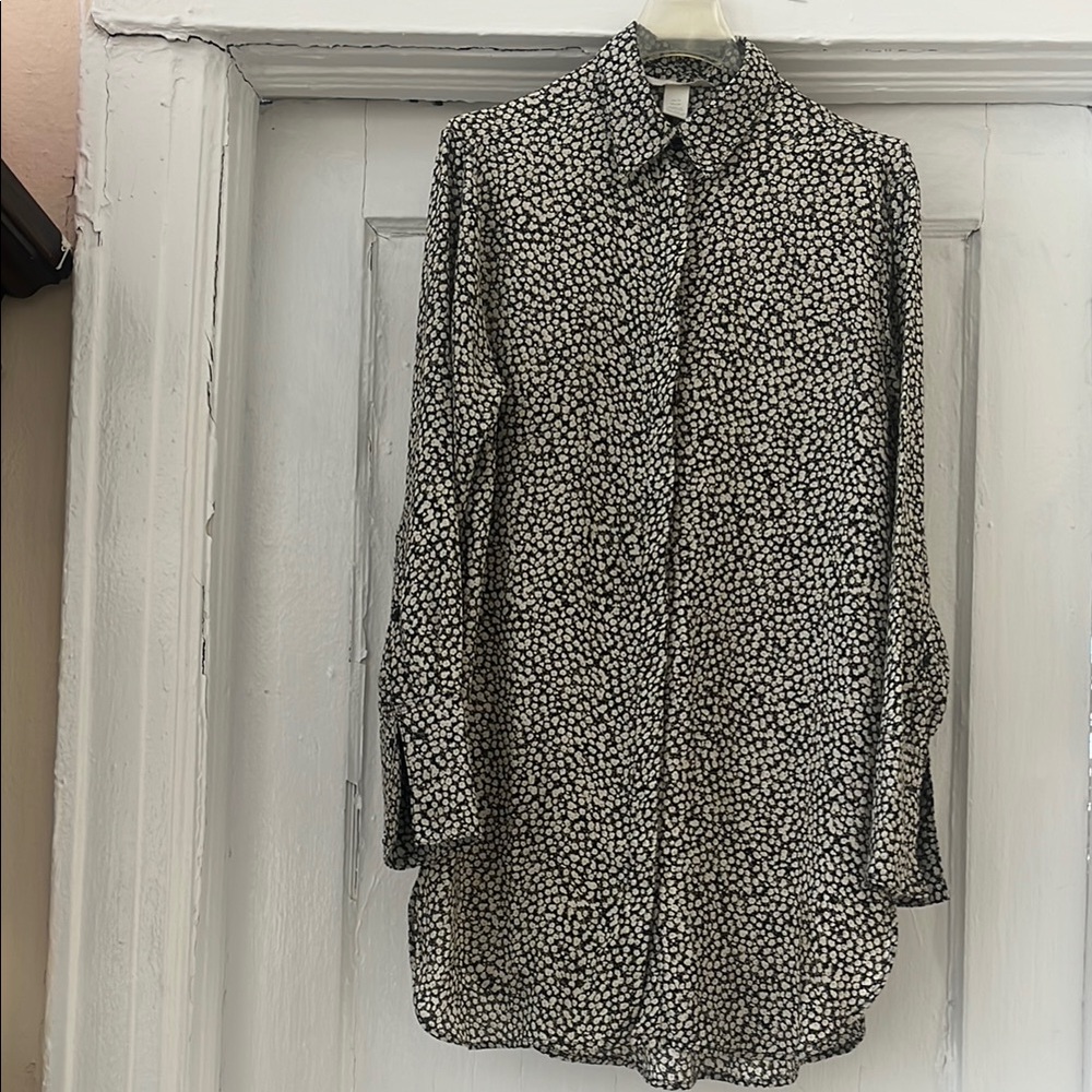 Black and White Floral Button-Up Blouse